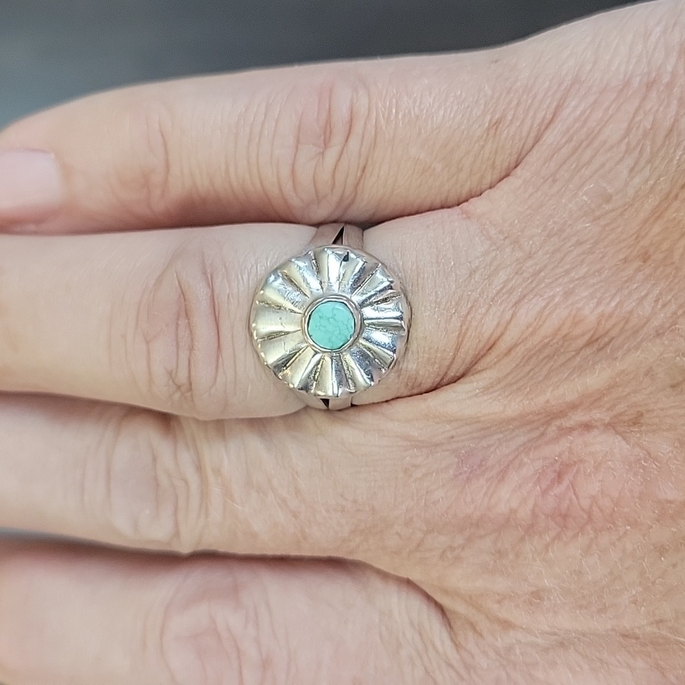 Vintage sweet silver ring with turquoise, size 8.25